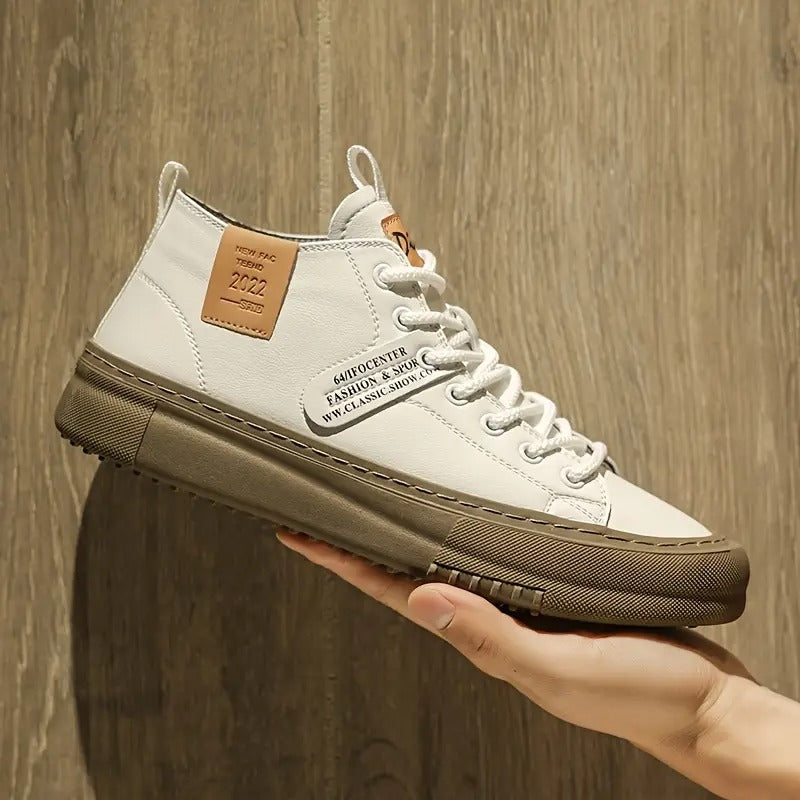 Crispus - スタイリッシュなカジュアルシューズ